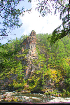 阿尔山山石