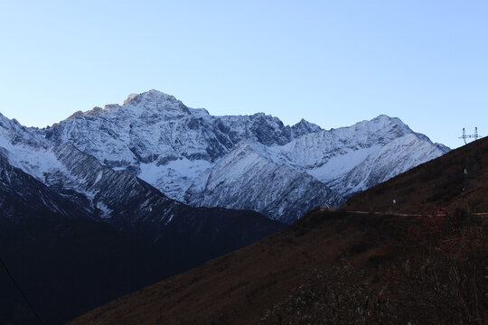 晨曦巴朗山特写