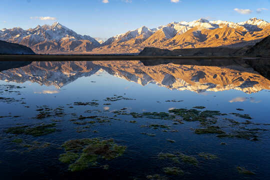 新疆帕米尔高原风光慕士塔格峰