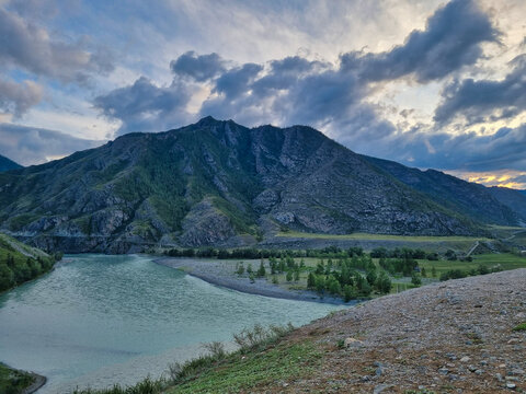 大山与大河