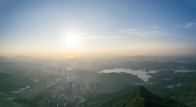 阳光照耀城市深圳风光