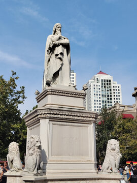 天津但丁雕像