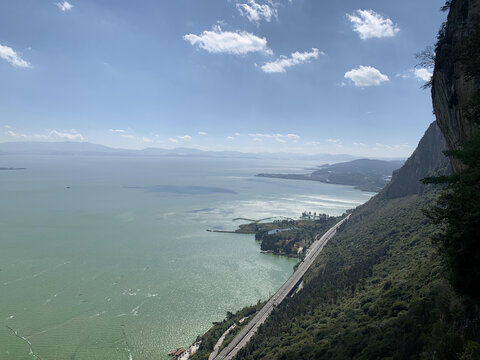 云南昆明滇池翠湖西山