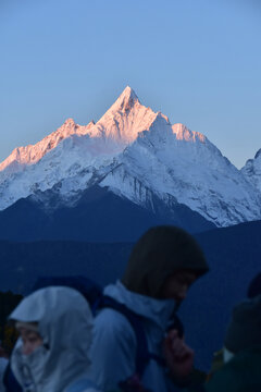 香格里拉梅里雪山日照金山