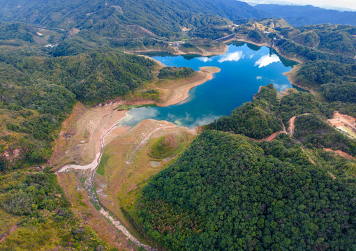 揭阳市黄满寨瀑布风景区山顶湖泊