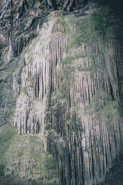 喀斯特地貌溶洞岩壁桂林朝天岩