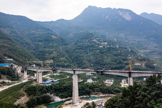 鳳宜高速公路建設(shè)