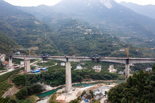 高铁建筑工程