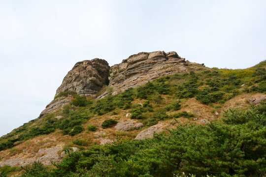 山顶岩石