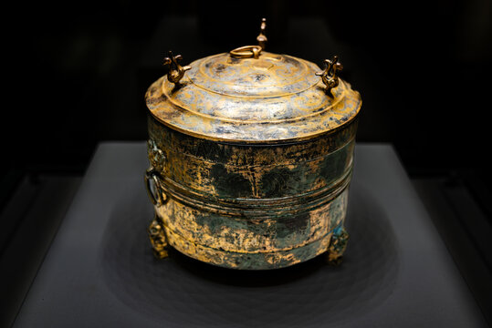 中国国家博物馆的西汉鎏金青铜尊