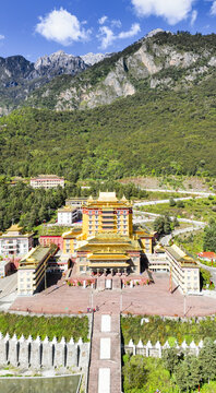 四川凉山木里大寺大殿