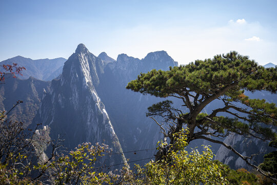 西岳华山奇峰峻岭