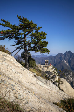 西岳华山奇峰峻岭