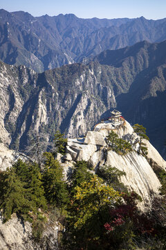 西岳华山奇峰峻岭