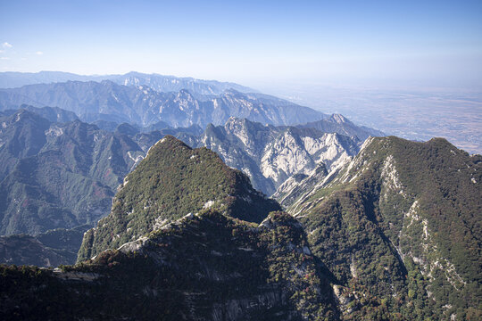 西岳华山奇峰峻岭