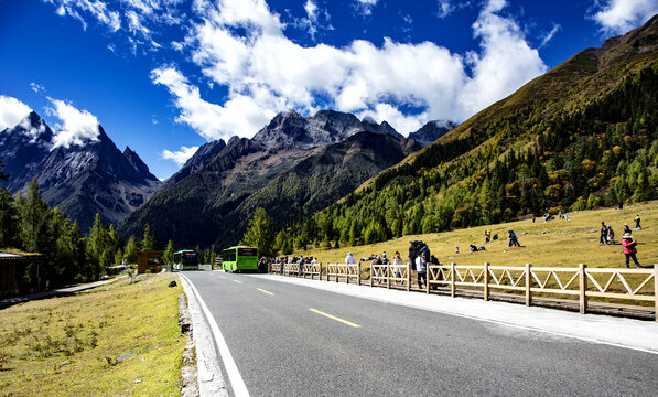 四姑娘山