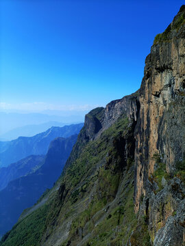 大山包峭壁