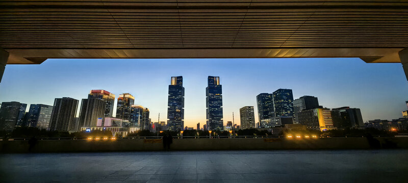 郑州东站夜景