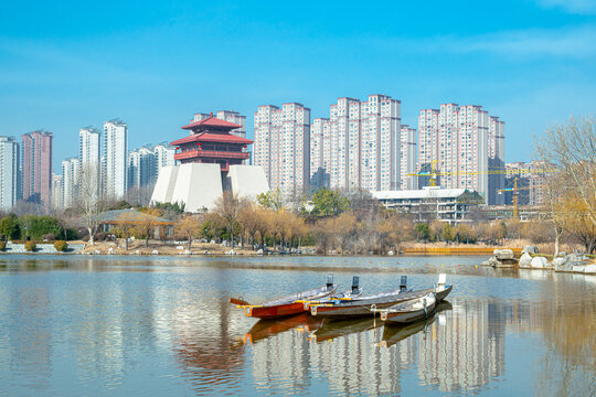 山东枣庄东湖公园中兴阁冬季美景