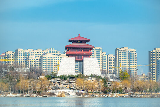 山东枣庄东湖公园中兴阁冬季美景