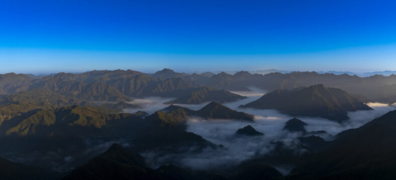 群山高山山脉山峦宽幅风光