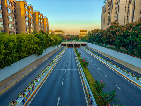 上海宁虹路地道