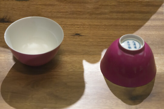 胭脂水釉碗