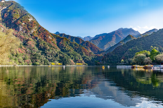 翠华山天池秋色