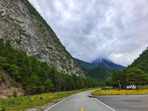 清静山路