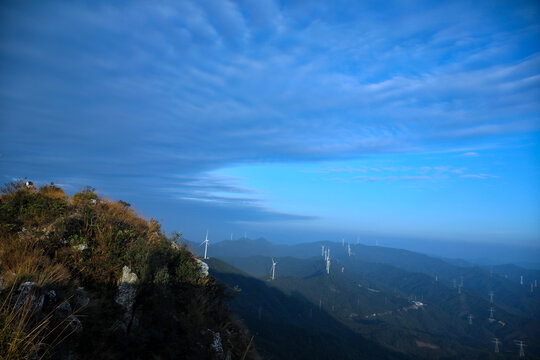 蓝天高山