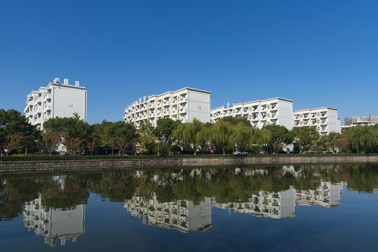 上海大学