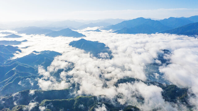 航拍大山云海风光