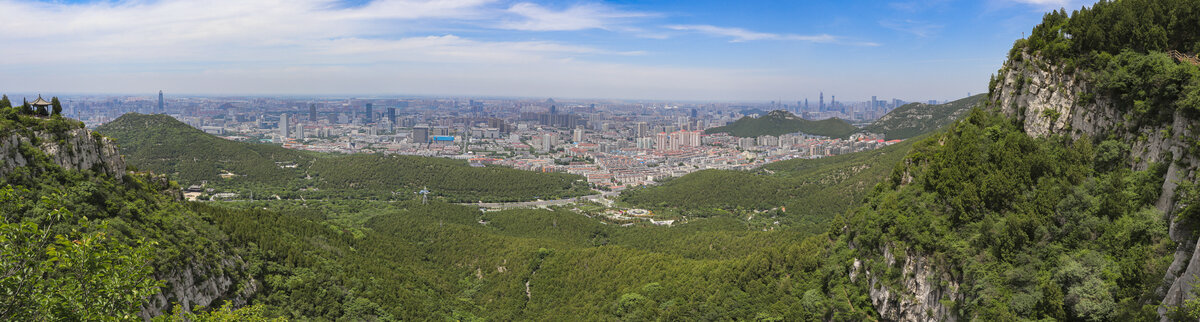 山东济南佛慧山城市全景