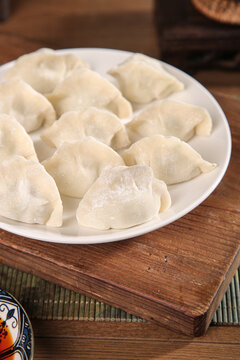 木底上的鲅鱼水饺