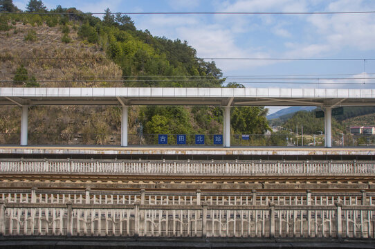 古田北站站台掠影