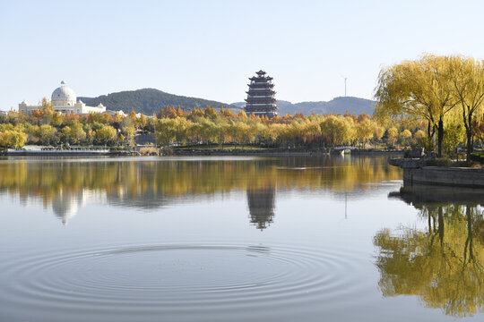 山东枣庄山亭区紫云湖公园秋景