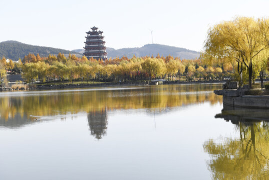 山东枣庄山亭区紫云湖公园秋景