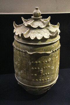 福建博物院瓷罐瓷塔