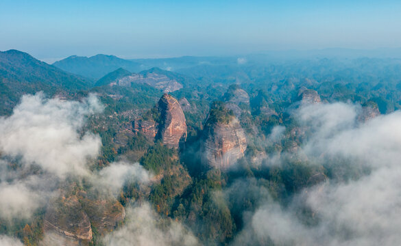 航拍万佛山丹霞山云雾美丽景象