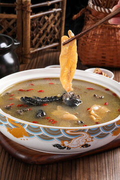 魚膠烏雞湯