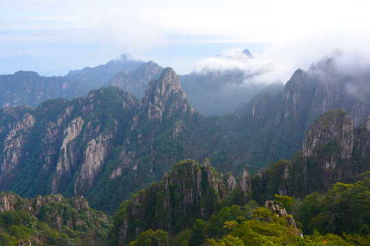 群山山峰