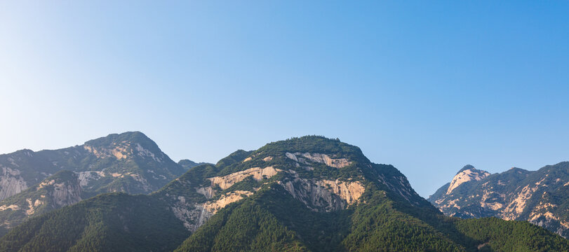 蓝天青山