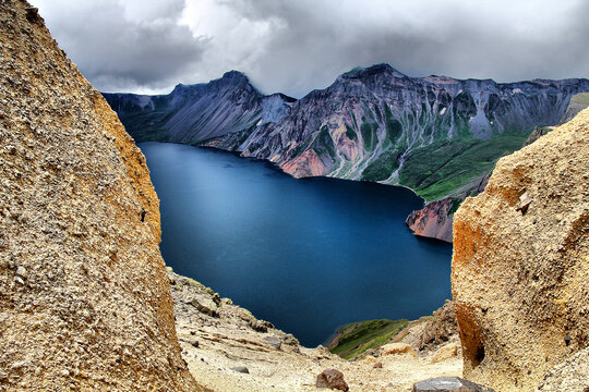 长白山天池火山口