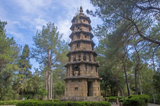 台山石塔古迹风景