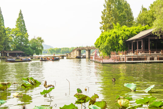 绍兴东湖风景区风光