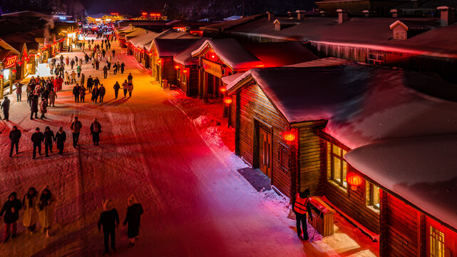 中国雪乡雪后的夜晚景观