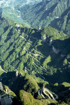 俯拍天门山蜿蜒的盘山公路