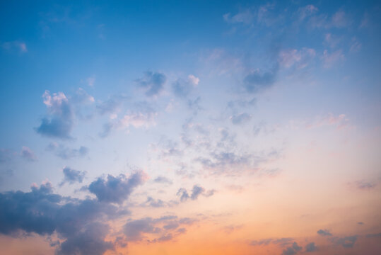 天空晚霞