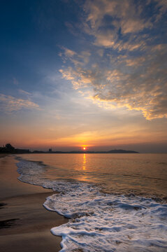 海上日出