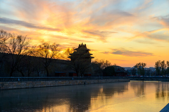 北京故宫博物院角楼的夕阳